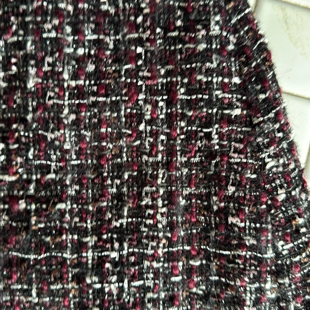 Ann Taylor Metallic tweedy Pencil Skirt- worn a bunch- still has‎ life left!